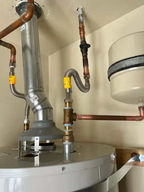 Water heater installation and plumbing repair in Oak Point